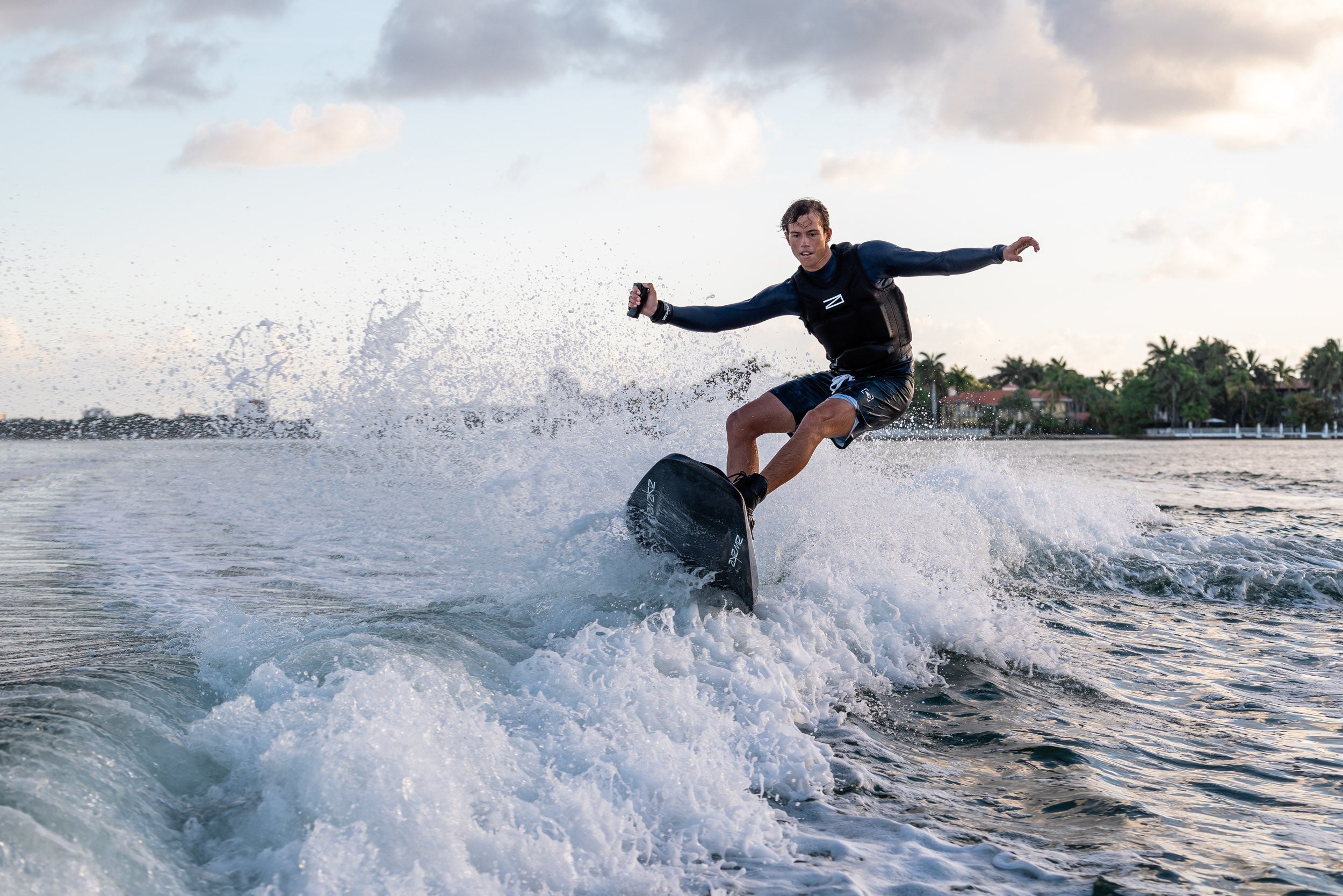 AWAKE ELECTRIC SURFBOARD - Nauticvolt